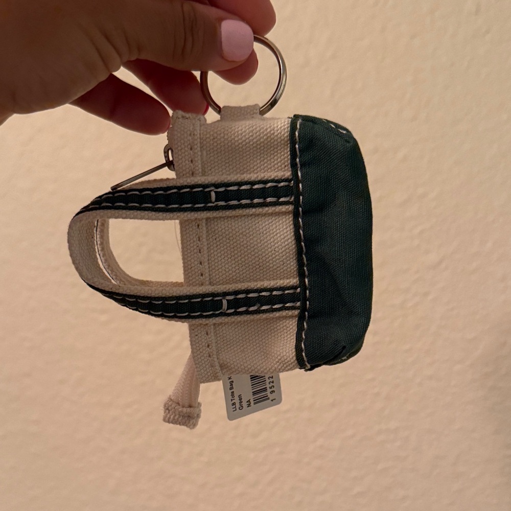 LL Bean Green Boat and Tote keychain
